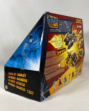 Charger l'image dans la galerie, Batman – Batmobile Stealth Strike 2-en-1 (DC Comics / Mattel)
