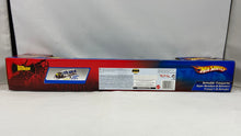 Charger l'image dans la galerie, Batman Batmobile Transporter – Hot Wheels (DC Comics)
