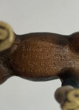 Charger l'image dans la galerie, Schleich Poulain  – Figurine 2013 (État excellent)⠀⠀⠀⠀⠀⠀⠀⠀⠀⠀⠀⠀⠀⠀⠀⠀⠀⠀⠀⠀⠀⠀
