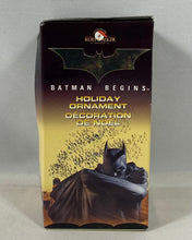Charger l'image dans la galerie, DC Comics – Batman Begins Holiday Ornament Décoration de Noël
