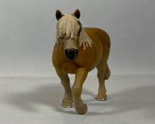 Charger l'image dans la galerie, Schleich – Figurine cheval alezan crinière claire (2005)
