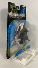 Charger l'image dans la galerie, Van Helsing – Dracula avec chauve-souris pygmée – Figurine Jakks Pacific
