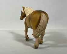 Charger l'image dans la galerie, Schleich – Figurine cheval alezan crinière claire (2005)
