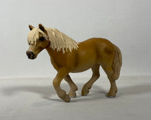 Charger l'image dans la galerie, Schleich – Figurine cheval alezan crinière claire (2005)
